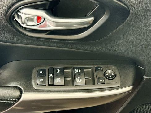 Used 2022 Jeep Cherokee Latitude Lux image 18