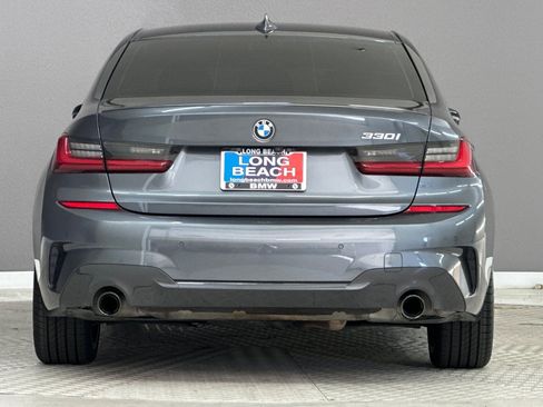 Used 2022 BMW 330i Sedan w/ M Sport Package RWD image 9