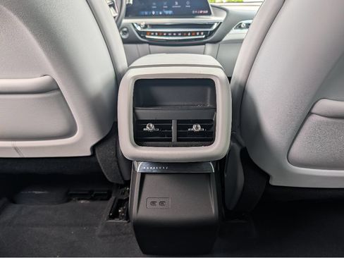 Used 2024 Cadillac Lyriq Luxury AWD/4WD image 19