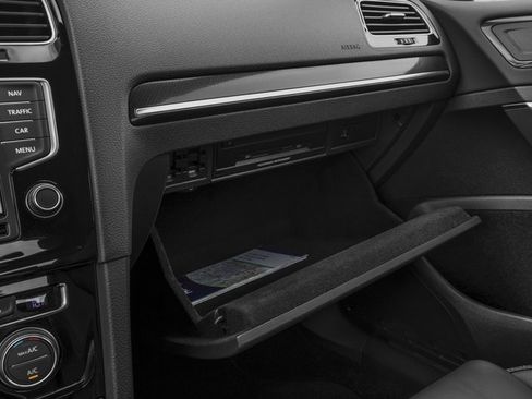 Used 2016 Volkswagen Golf R 4-Door image 15