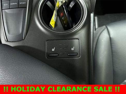 Used 2024 Toyota Camry SE image 32