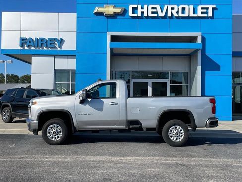 Used 2023 Chevrolet Silverado 2500 LT w/ Convenience Package image 2