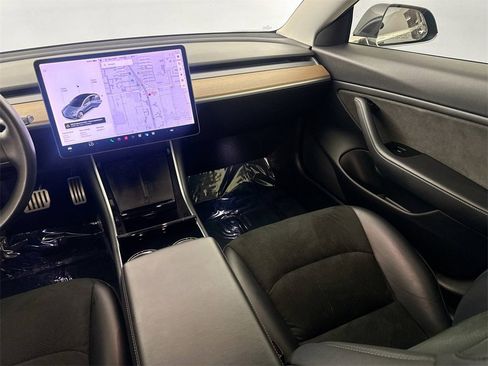 Used 2018 Tesla Model 3 Long Range image 22