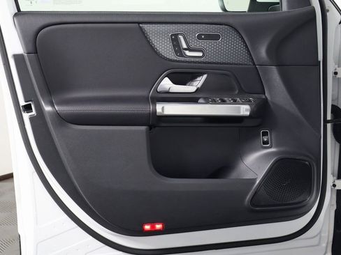 New 2026 Mercedes-Benz GLB 250 image 7