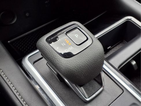 Used 2024 Nissan Pathfinder SL AWD/4WD image 19