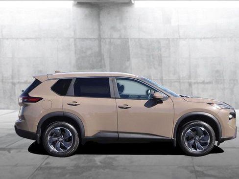 Used 2024 Nissan Rogue SV w/ SV Premium Package FWD image 5