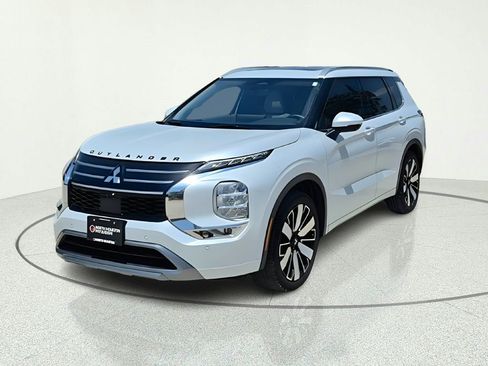 Used 2025 Mitsubishi Outlander SEL FWD image 1