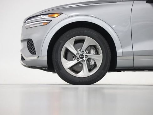 New 2026 Genesis GV70 2.5T Select AWD/4WD image 9