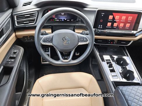Used 2025 Volkswagen Atlas Cross Sport SEL R-Line AWD/4WD image 5