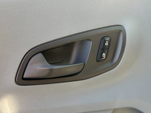 Used 2018 Ford Transit 250 130 Medium Roof image 12