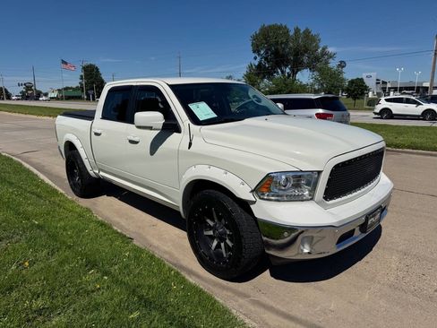 Used 2018 RAM 1500 Laramie w/ Convenience Group AWD/4WD image 7