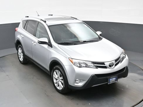 Used 2014 Toyota RAV4 Limited w/ Technology Package AWD/4WD image 40