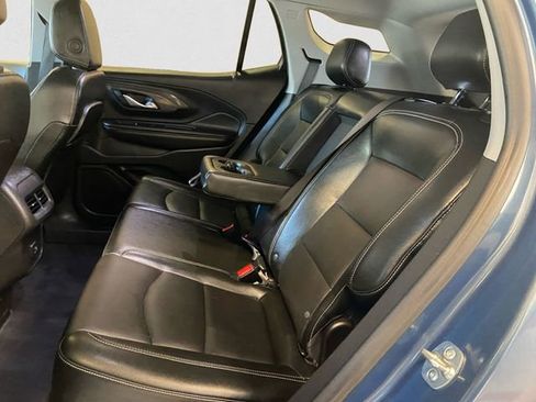 Used 2024 GMC Terrain SLT image 14