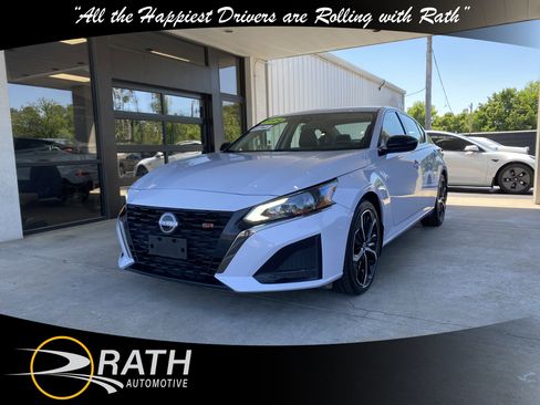 Used 2024 Nissan Altima 2.5 SR FWD image 1