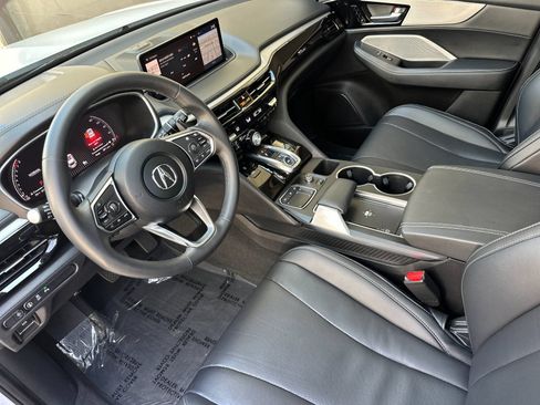Used 2024 Acura MDX w/ Technology Package FWD image 11