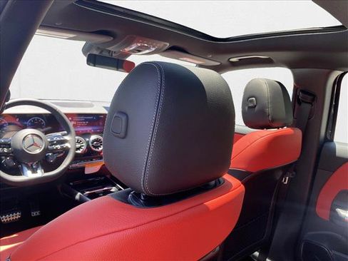 Used 2025 Mercedes-Benz GLA 35 AMG 4MATIC image 19