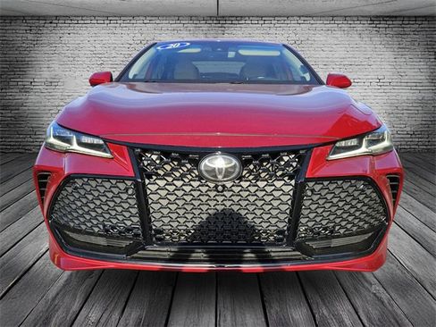 Used 2020 Toyota Avalon Limited image 8