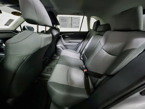 Used 2024 Toyota RAV4 XLE FWD image 28