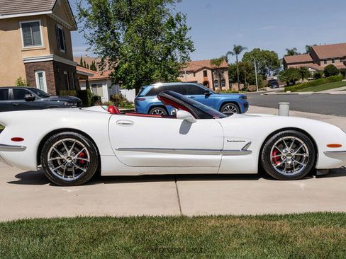 Used 2004 Chevrolet Corvette Convertible w/ Preferred Equipment Group RWD image 9
