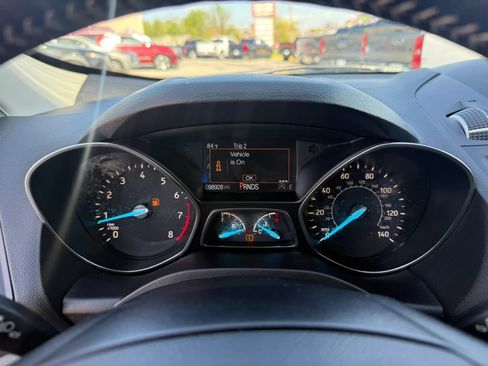Used 2019 Ford Escape SE FWD image 19