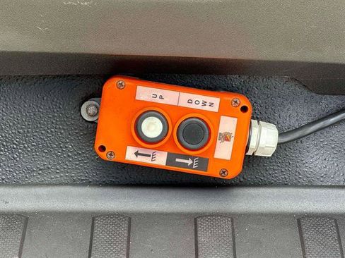 Used 2014 Ford F550 4x4 Regular Cab Super Duty image 12