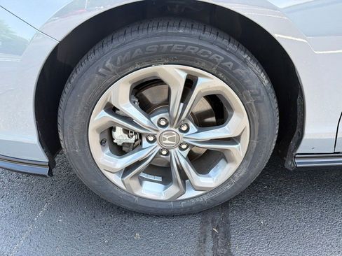 Used 2024 Honda Accord EX-L image 10