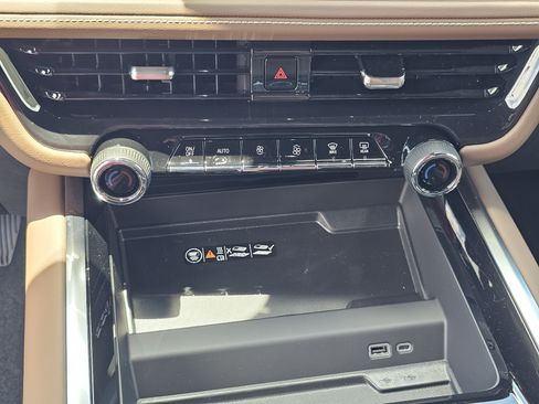 New 2026 Chevrolet Tahoe High Country AWD/4WD image 34