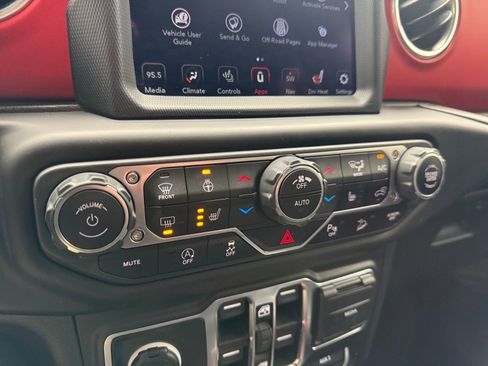 Used 2020 Jeep Wrangler Unlimited Rubicon image 25