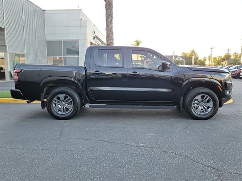 Used 2025 Nissan Frontier SV w/ SV Convenience Package image 28