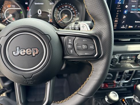 Certified 2025 Jeep Wrangler Unlimited Rubicon 392 AWD/4WD image 19
