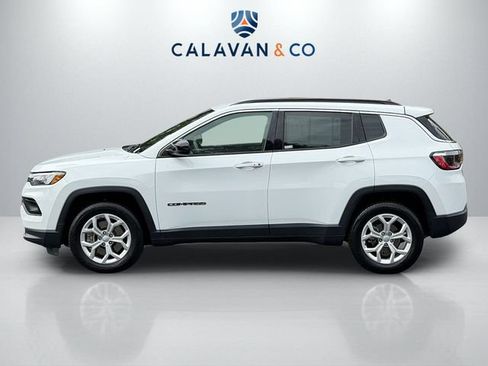 Used 2024 Jeep Compass Latitude AWD/4WD image 4