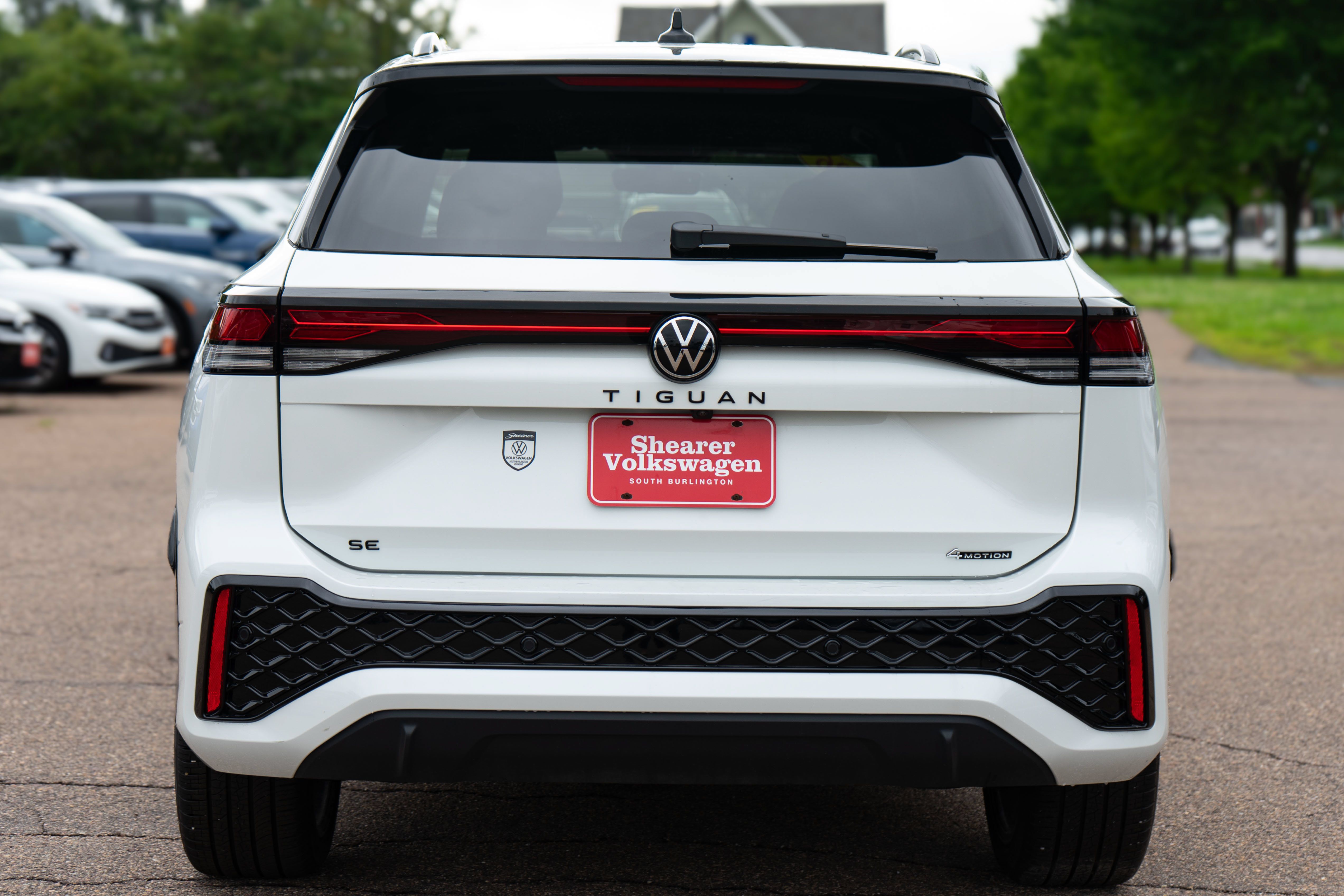 Used 2026 Volkswagen Tiguan SE R-Line AWD/4WD image 5