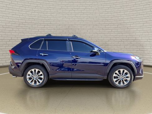 Used 2020 Toyota RAV4 Limited FWD image 4