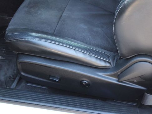 Used 2018 Dodge Challenger R/T Scat Pack w/ Leather Interior Group image 15