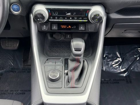 Used 2021 Toyota RAV4 SE w/ Weather & Moonroof Package AWD/4WD image 24