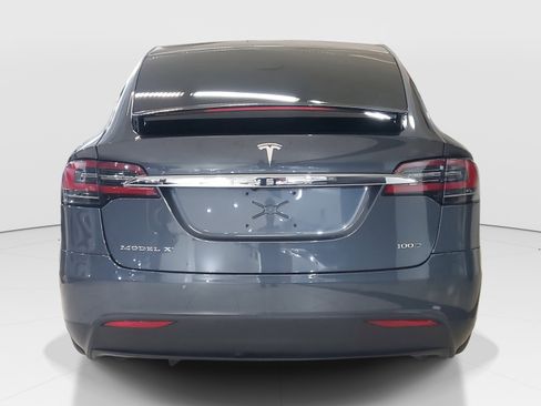Used 2019 Tesla Model X image 6