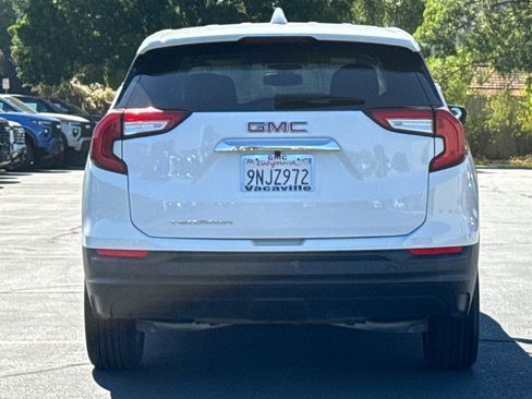 Used 2024 GMC Terrain SLE FWD image 6