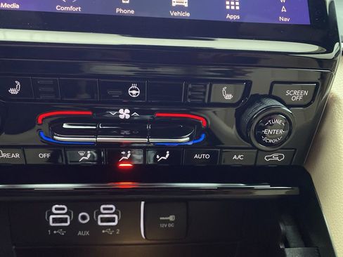 New 2025 Jeep Grand Cherokee Limited image 30