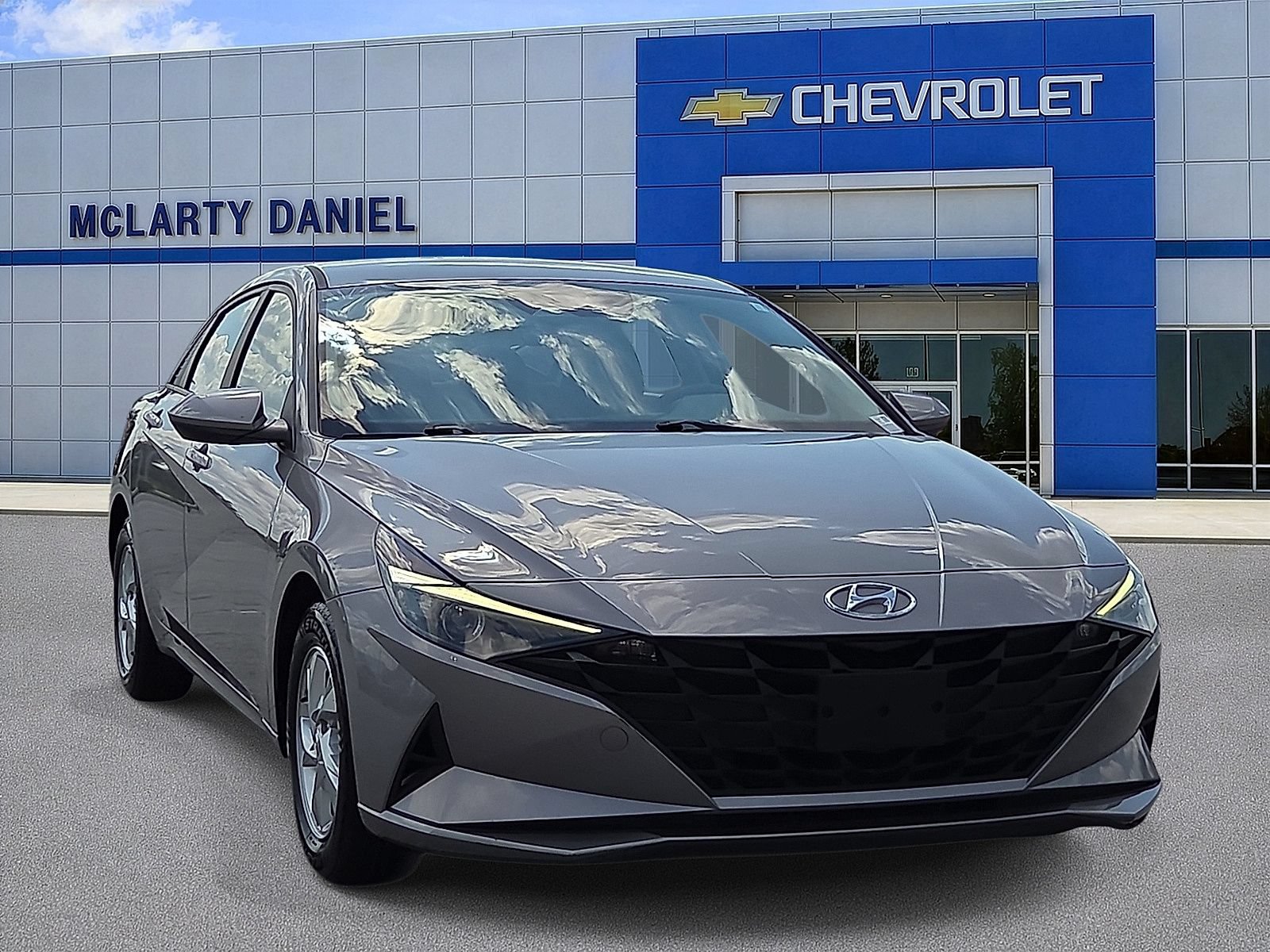 Used 2023 Hyundai Elantra SE FWD image 1