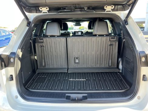 Used 2021 Toyota Highlander XSE image 13