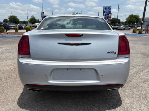 Used 2023 Chrysler 300 S RWD image 4