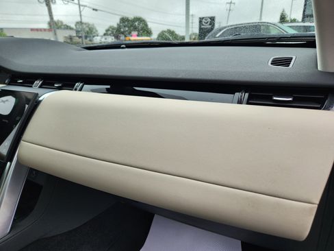 Certified 2025 Land Rover Discovery Sport S image 17