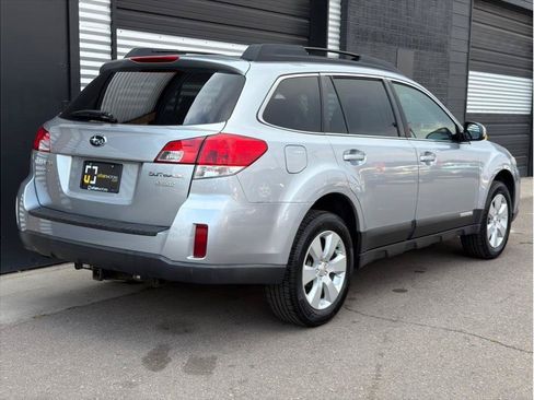 Used 2012 Subaru Outback 2.5i Premium AWD/4WD image 3