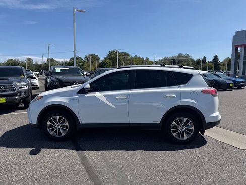 Used 2017 Toyota RAV4 XLE w/ All Weather Liner Package AWD/4WD image 2