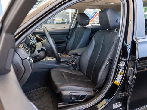 Used 2014 BMW 320i Sedan RWD image 16