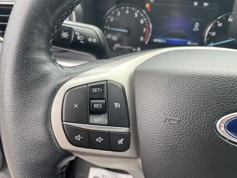 Certified 2022 Ford Explorer XLT w/ Equipment Group 202A image 15