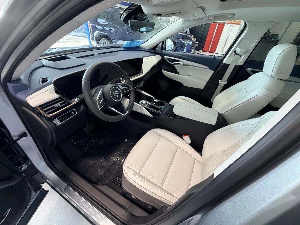 Used 2025 Buick Envision Avenir AWD/4WD image 12