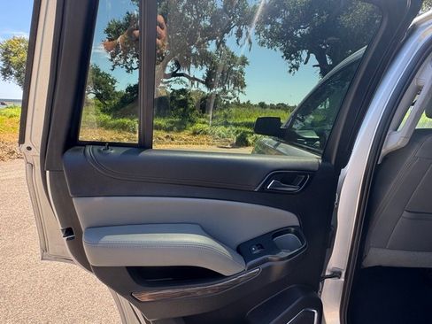 Used 2019 Chevrolet Tahoe LT image 11