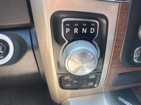 Used 2015 RAM 1500 Laramie w/ Convenience Group AWD/4WD image 18