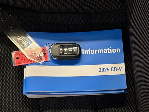 Used 2025 Honda CR-V LX image 9